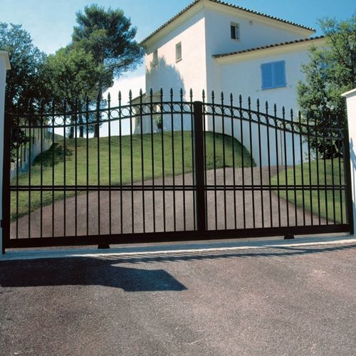 Swing gate - TRADITION : GENTIANE - Horizal - aluminum / bar / motorized