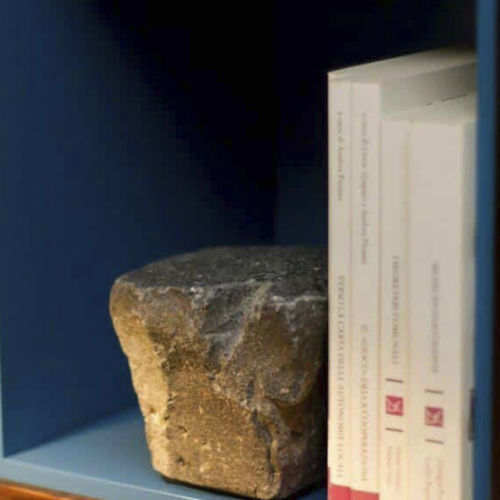 Basalt bookend - ROMA - Aeterna Design Srl