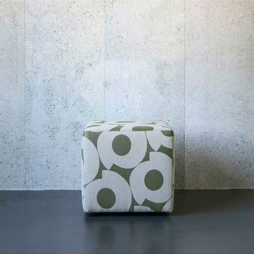 Contemporary pouf - Square - Evolution 21 - Karine Bonjean bv - fabric / wooden / square