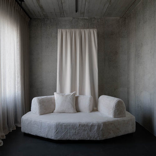Contemporary sofa - So Lucky - Evolution 21 - Karine Bonjean bv - fabric / with removable cushion / white