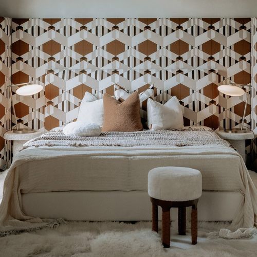 Double bed - Coup de Foudre - Evolution 21 - Karine Bonjean bv - contemporary / with upholstered headboard / fabric