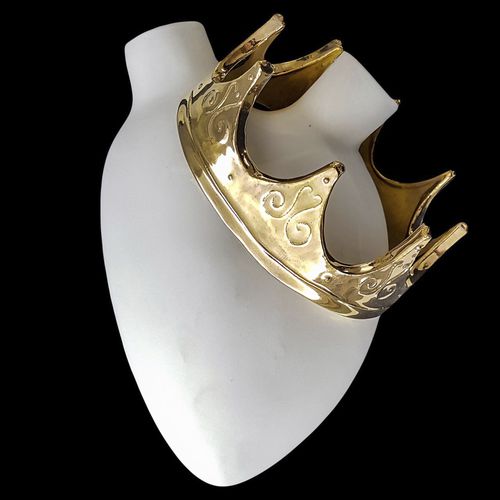 Contemporary vase -  MAJESTY - ELICA STUDIO - porcelain / ceramic / wall