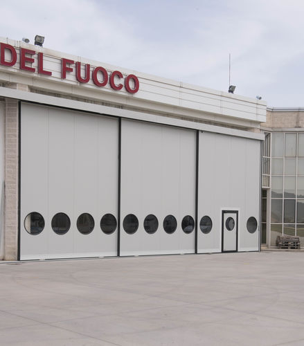 Sliding industrial door - SLIDING  - Moreschi Chiusure Industriali S.r.l. - galvanised steel / stainless steel / painted steel