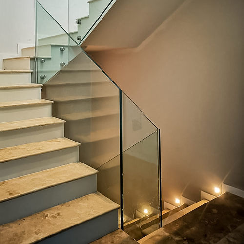 Aluminum railing - Single-Point  - Transparent Design SRL - glass / glass panel / indoor