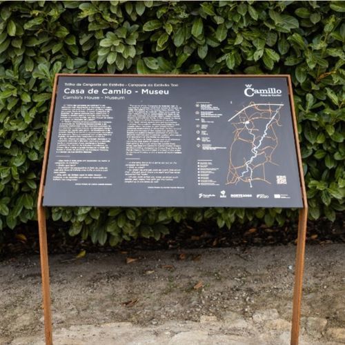 Wooden orientation table - ATRIL  - Floema - for public space