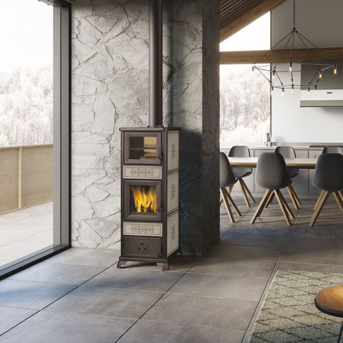 Wood heating stove - Decor C Evo - EK63 - 7.5 kW / free-standing / classic