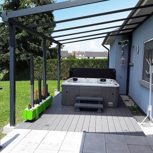 Wall-mounted pergola - USINE-ONLINE - extruded aluminum / pitched roof / custom