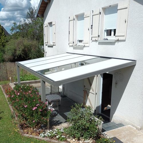 Self-supporting pergola - Confort - HEOLIAN - wall-mounted / metal / glass