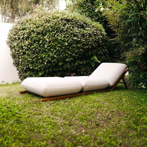 contemporary sun lounger - Maanta