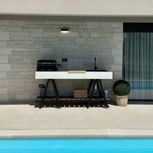 Small kitchenette - JAZZ one - EOVLUTA d.o.o. - in WPC / stainless steel / concrete