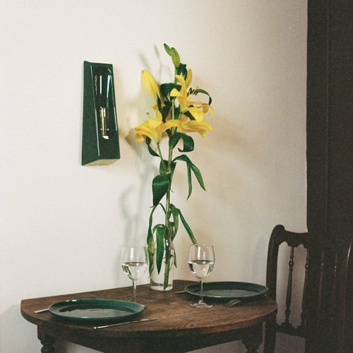Contemporary wall light - ALCOVE VERDE - Violaine d'Harcourt - inside / ceramic / geometric