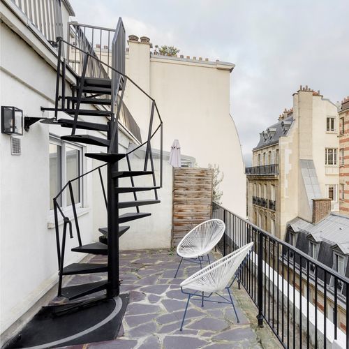 Spiral staircase - ES-01 - Manufactura - wooden step / glass step / metal step