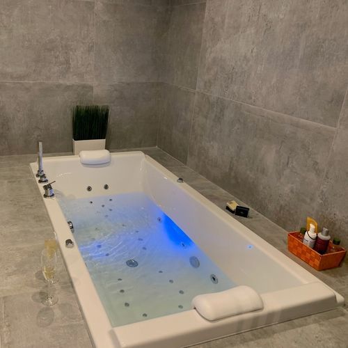 Freestanding bathtub - TWICE - Preti - professional / acrylic / contemporary