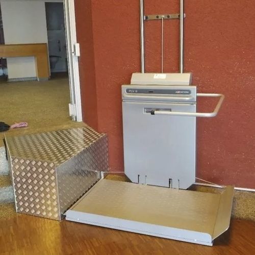 Handicapped lifting platform - The Ascendor - Ascendor GmbH - for building / for domestic use / for public building