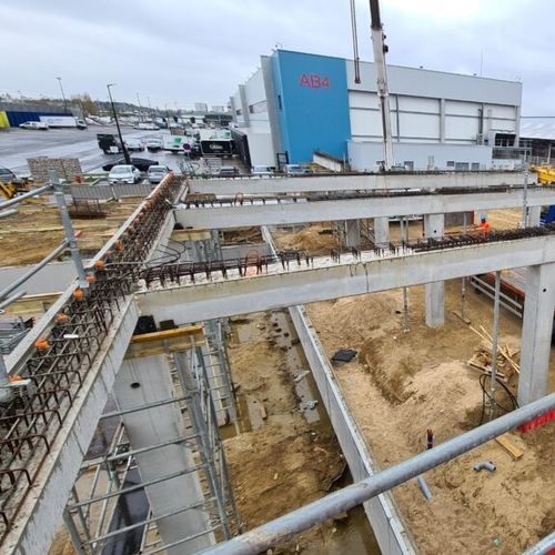 Precast concrete beam - Groupe Saint Léonard - rectangular / for flooring / for building