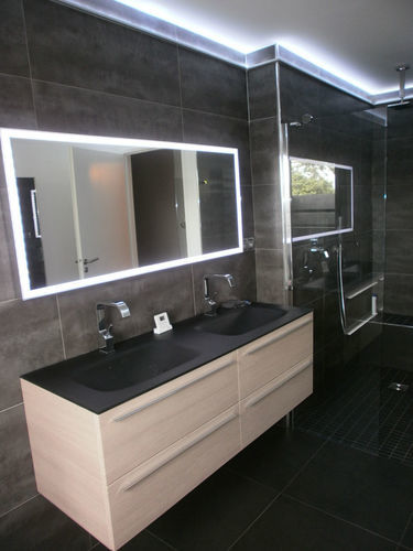 LED-illuminated bathroom mirror - Infiniglass - wall-mounted / for hotel / for public space