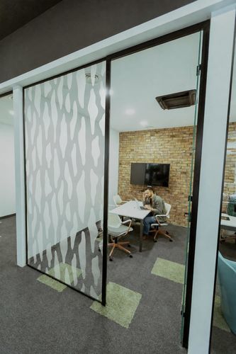 Structural glass panel - ORGANIQUE SAVANNE - Infiniglass - patterned / colored / for partition wall