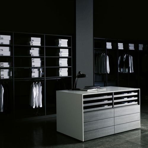 Contemporary chest of drawers - ISOLA - Porro - lacquered wood / melamine / by Piero Lissoni