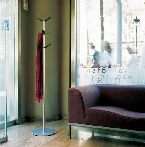 Floor coat rack - BAMBÚ - Mobles 114 editions - contemporary / steel / aluminum