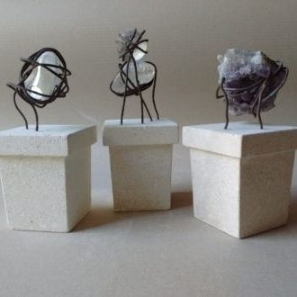 Stone sculpture - Pierre Lune - stonebreakers - handmade / beige / geometric