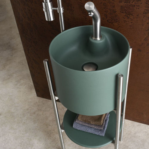 Free-standing washbasin - L805 - A. e T. ITALIA - ceramic / round / without hole
