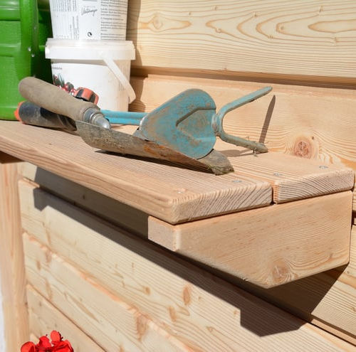 Wall-mounted shelf - Pircher Oberland - contemporary / larch / garden