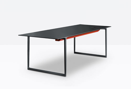 Executive desk - toa desk - PEDRALI - free-standing / contemporary / wooden