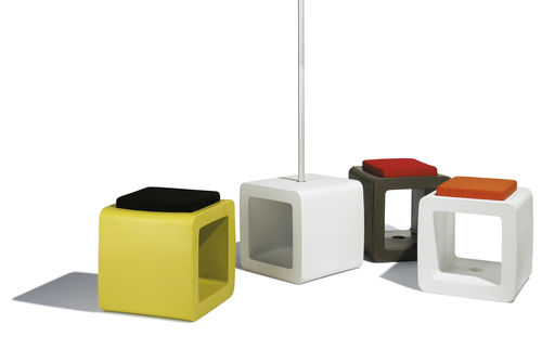 Contemporary pouf - CUBE - Symo Parasols - polyethylene / square / garden