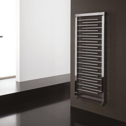 Hot water towel radiator - TAOSYSTEM - DELTACALOR - 0...500 w / contemporary / chrome