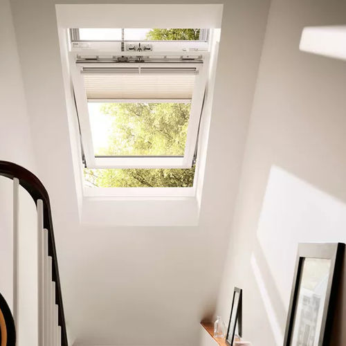 Wooden roof window - CK04 - VELUX - aluminum / glass / projection