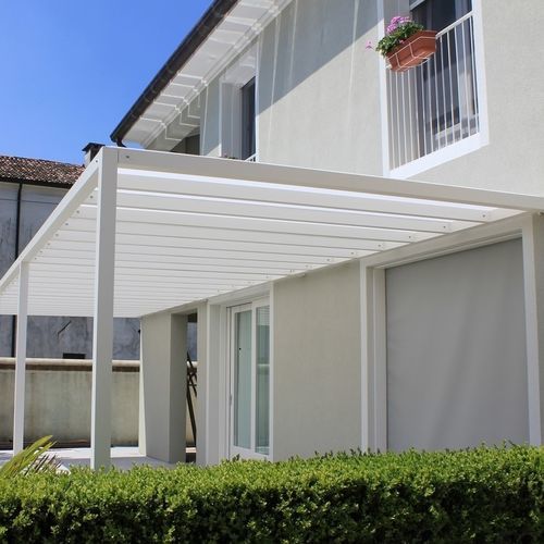 Self-supporting pergola - CLOE - FIVE STARS ITALY - wall-mounted / aluminium / polycarbonate canopy