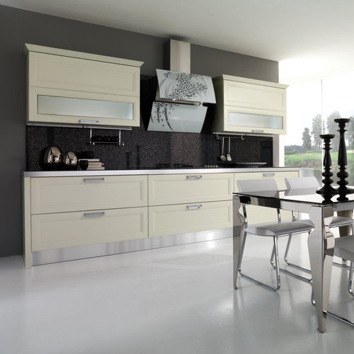 Contemporary kitchen - VICTORIA - Torchetti Cucine - wooden / with handle / lacquered