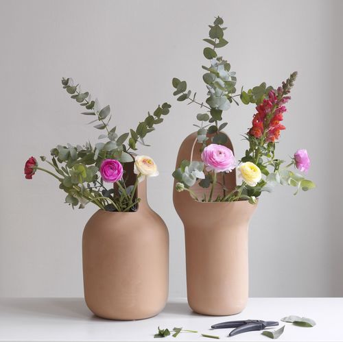Original design vase - GARDENIAS  - BD Barcelona Design - terracotta / handmade / by Jaime Hayon