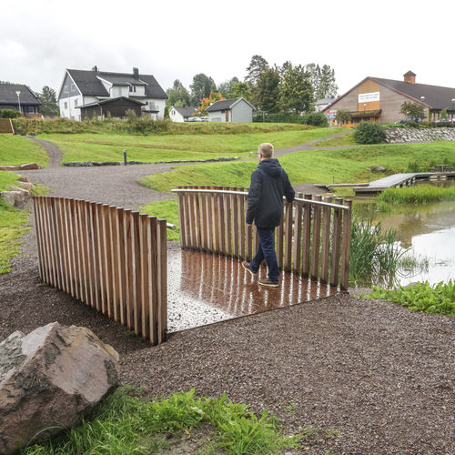 Wooden walkway - SOLO - Streetlife - COR-TEN® steel / beam
