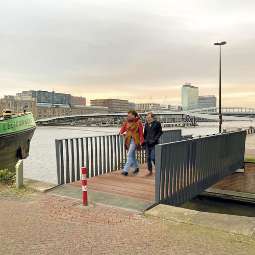 Steel walkway TWISTING Streetlife beam
