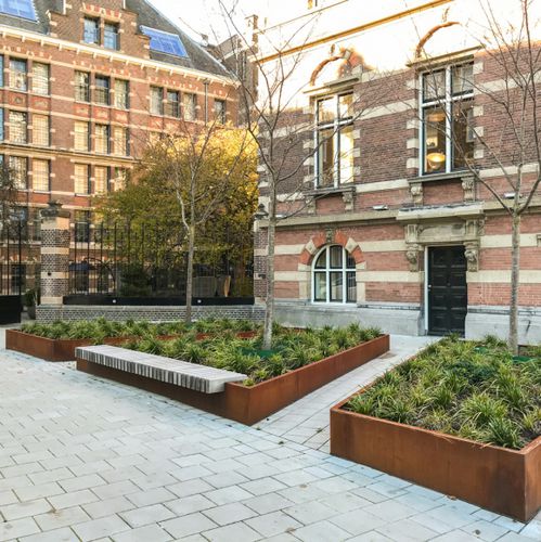 Hardwood planter - ROUGH&READY STRAIGHT ISLES - Streetlife - COR-TEN® steel / with integrated bench / contemporary