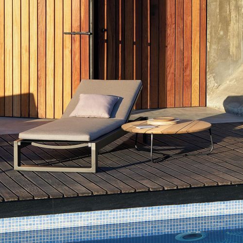 Contemporary sun lounger - Fuse - MANUTTI - Batyline® / aluminum / adjustable backrest