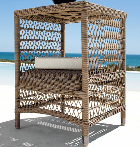 Contemporary side table - Malibu  - MANUTTI - wicker / wicker base / square