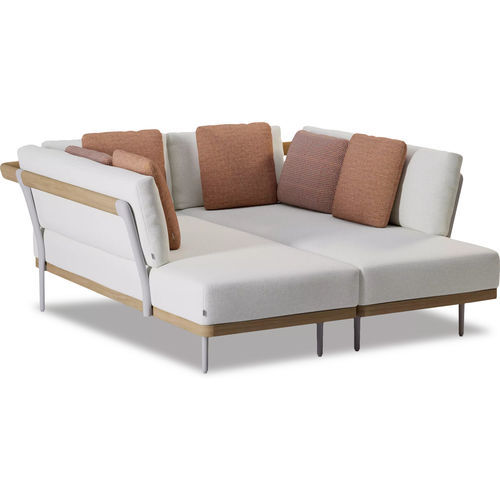 Contemporary daybed - Flows  - MANUTTI - fabric / teak / aluminum base