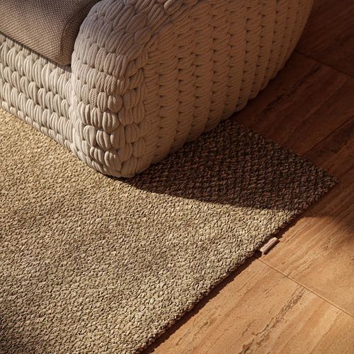 Contemporary rug - MARENO - MANUTTI - geometric pattern / PVC / polyester