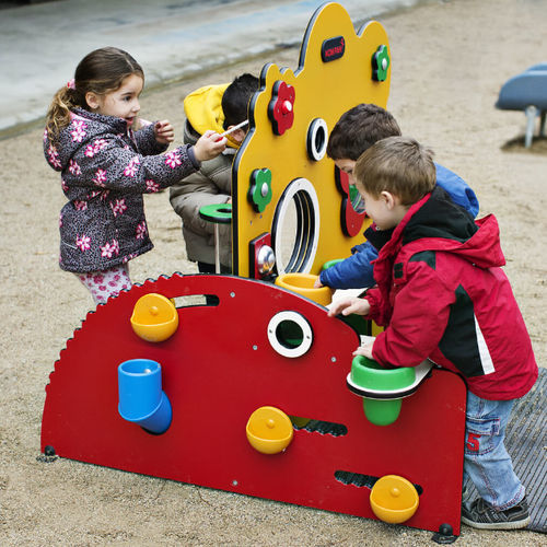 Outdoor playhouse MSV604 KOMPAN floormounted