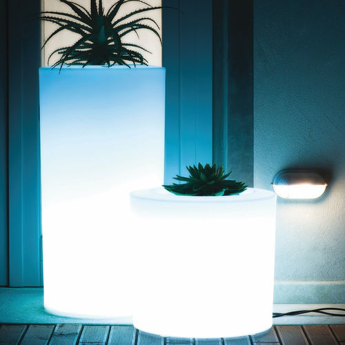 Low-density polyethylene (LDPE) plant pot - TUBINI - SERRALUNGA - round / illuminated / home