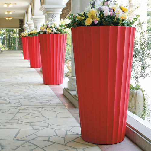 Low-density polyethylene (LDPE) plant pot - EUFRONIO - SERRALUNGA - conical / by Paolo Rizzatto / home