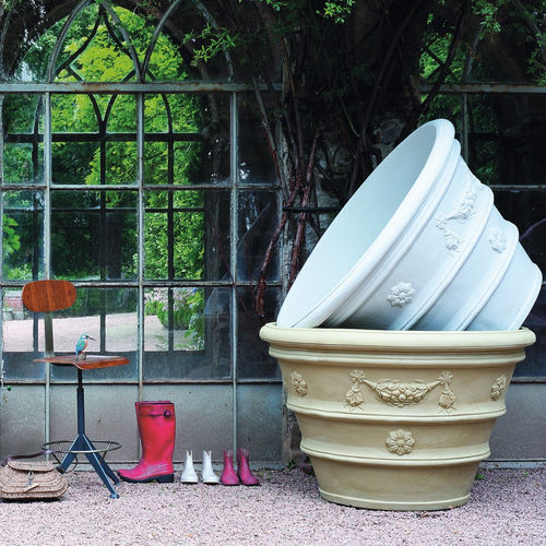 Low-density polyethylene (LDPE) planter - FESTONATO MAIOR - SERRALUNGA - conical / weatherproof / UV-resistant