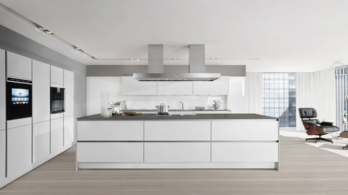 Contemporary kitchen - PURE : S2 - SIEMATIC - lacquered wood / wood veneer / island