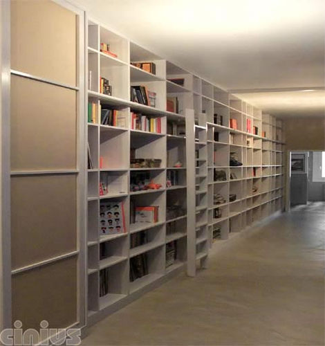 Wall-mounted bookcase - Yuki - Cinius - contemporary / beech / custom-made