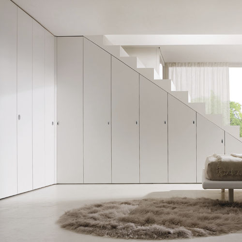 Corner wardrobe - Falegnami - contemporary / lacquered wood / with swing doors