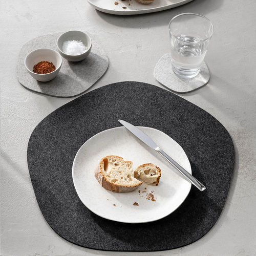 Wool placemat Pebble Hey Sign contemporary