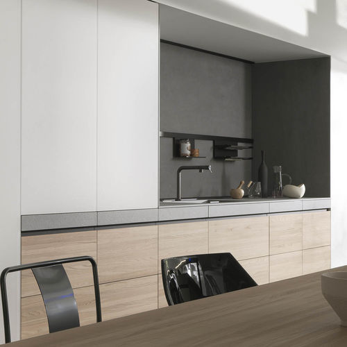 Contemporary kitchen - Genius Loci - VALCUCINE - elm / glass / ceramic