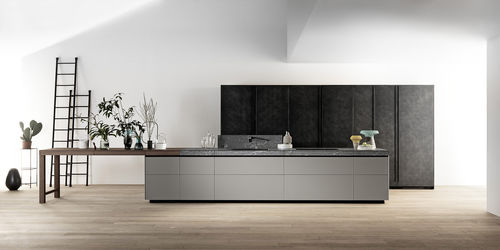 Contemporary kitchen - Genius Loci - VALCUCINE - glass / stone / copper